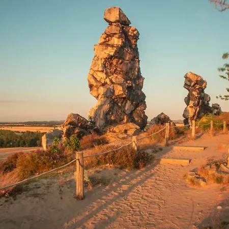 Am Fusse Des Schlosses *